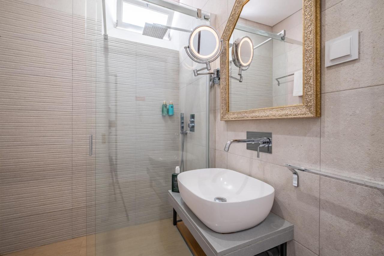 Cayres Suites Surdo ฟุงชาล ภายนอก รูปภาพ