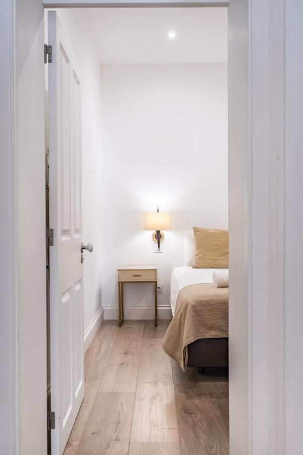Cayres Suites Surdo ฟุงชาล ภายนอก รูปภาพ